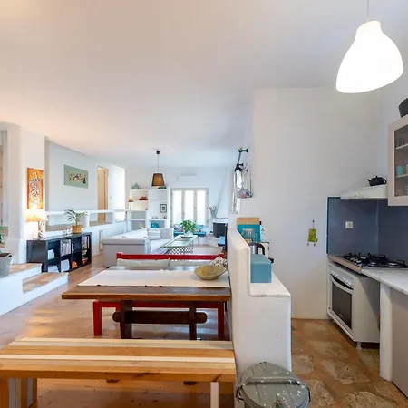 Semesterbostad Eklekti House *